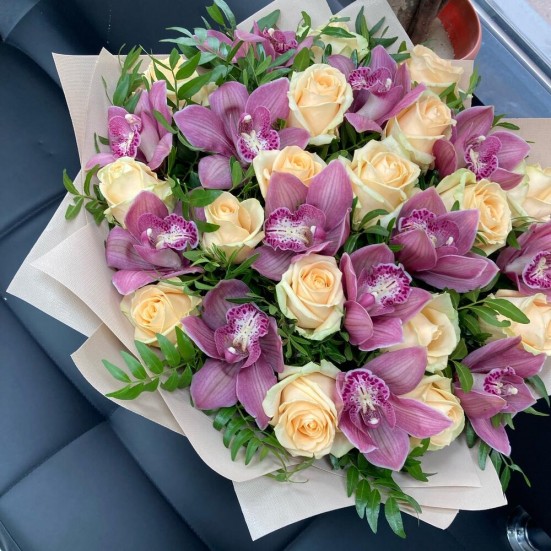 Букет с орхидеями и розами - фото 3