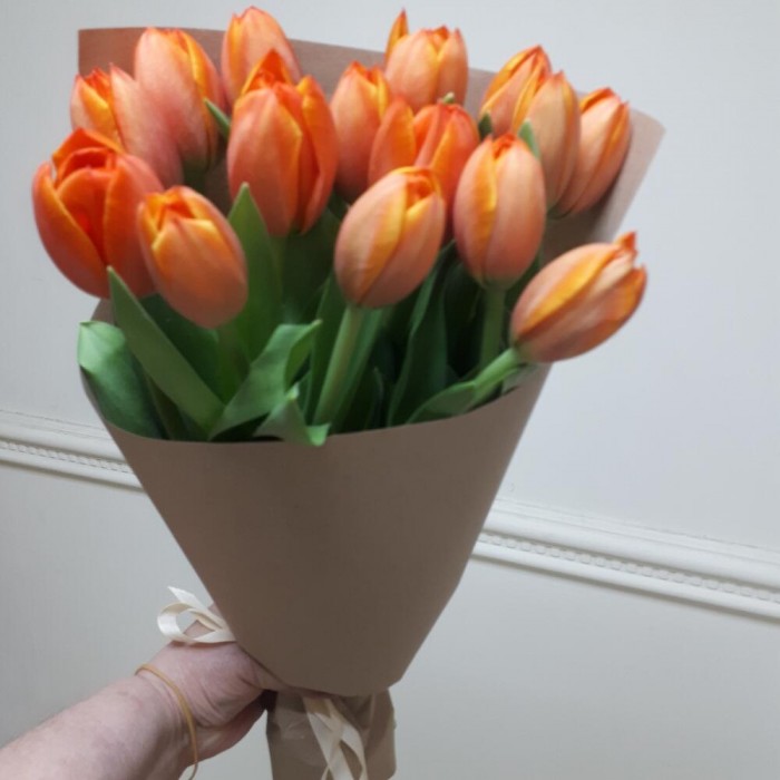 Букет «15 оранжевых тюльпанов»